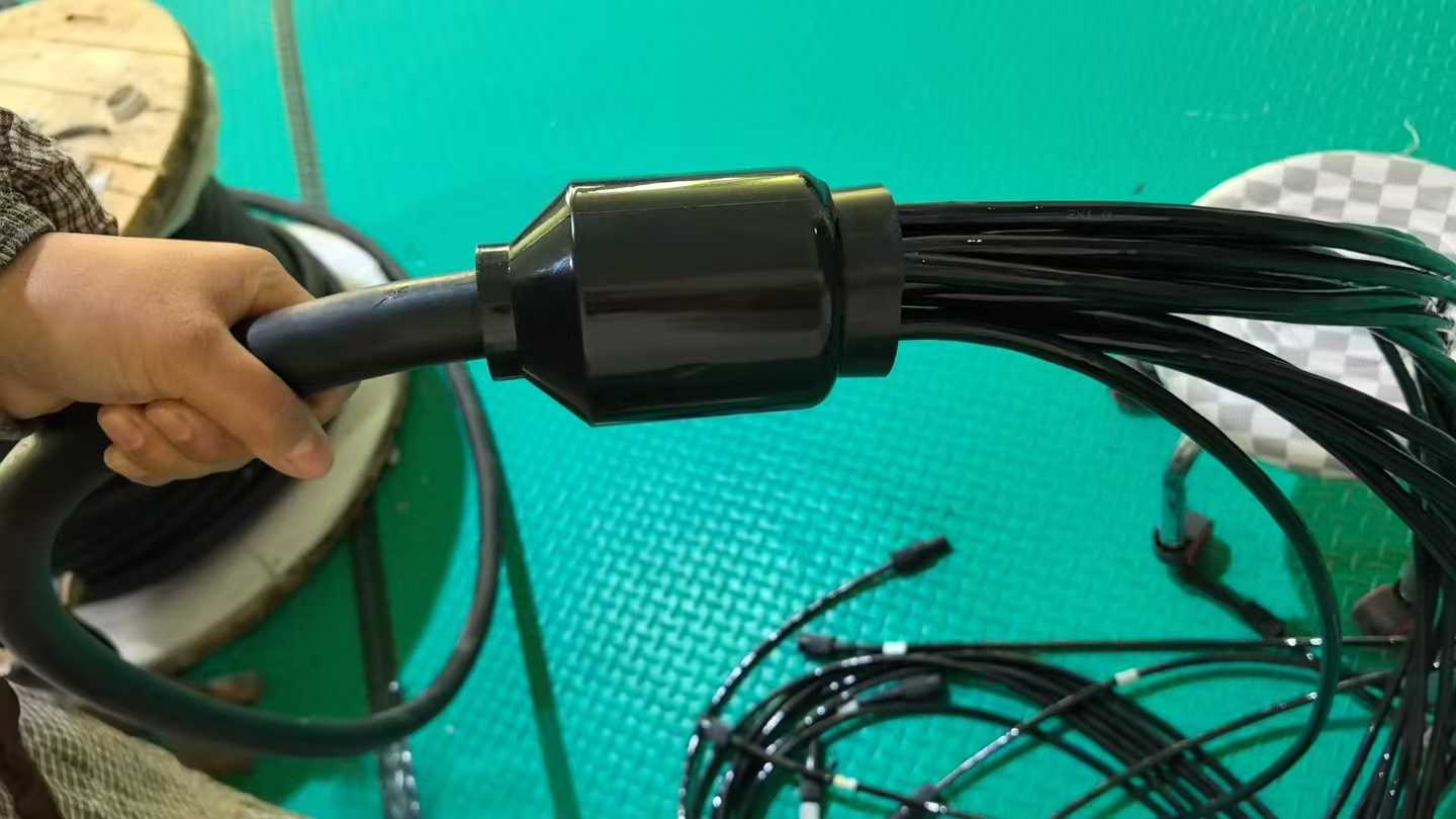 HYSF BRANCH-1TO14 Custom 1-to-14 Split Watertight Cable Harness (Main Cable to 14 Micro 3-Pin Female)